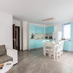 Domus Center With Parking Apartman